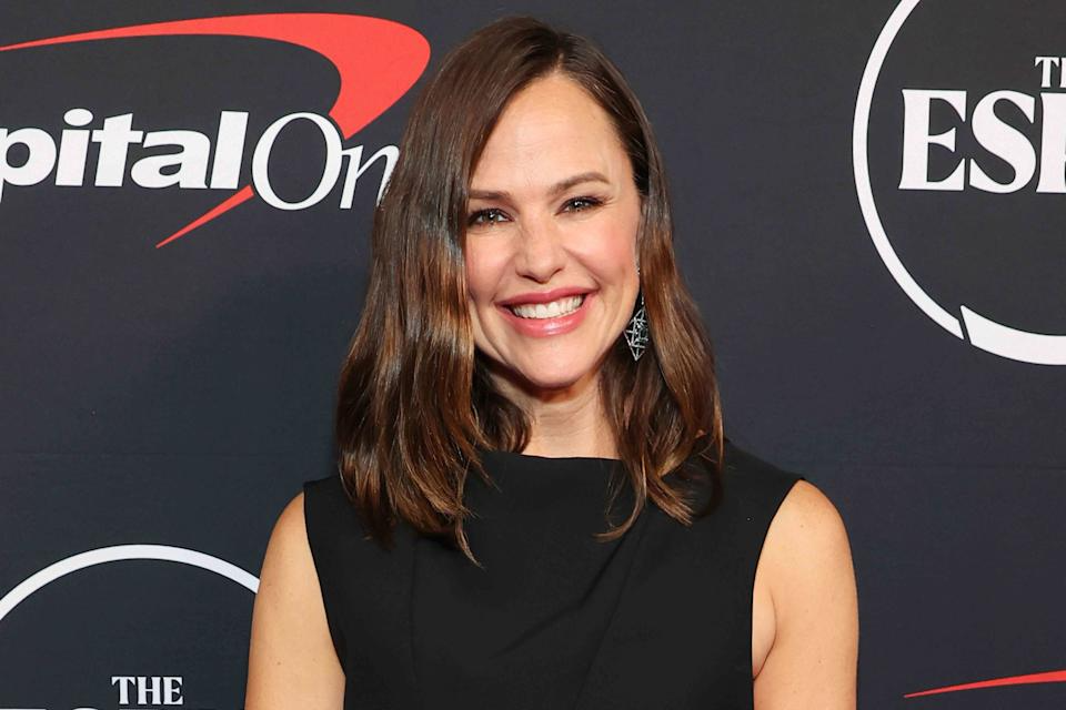  Jennifer Garner still shines
