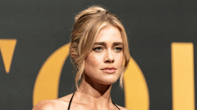 3 Melissa Roxburgh