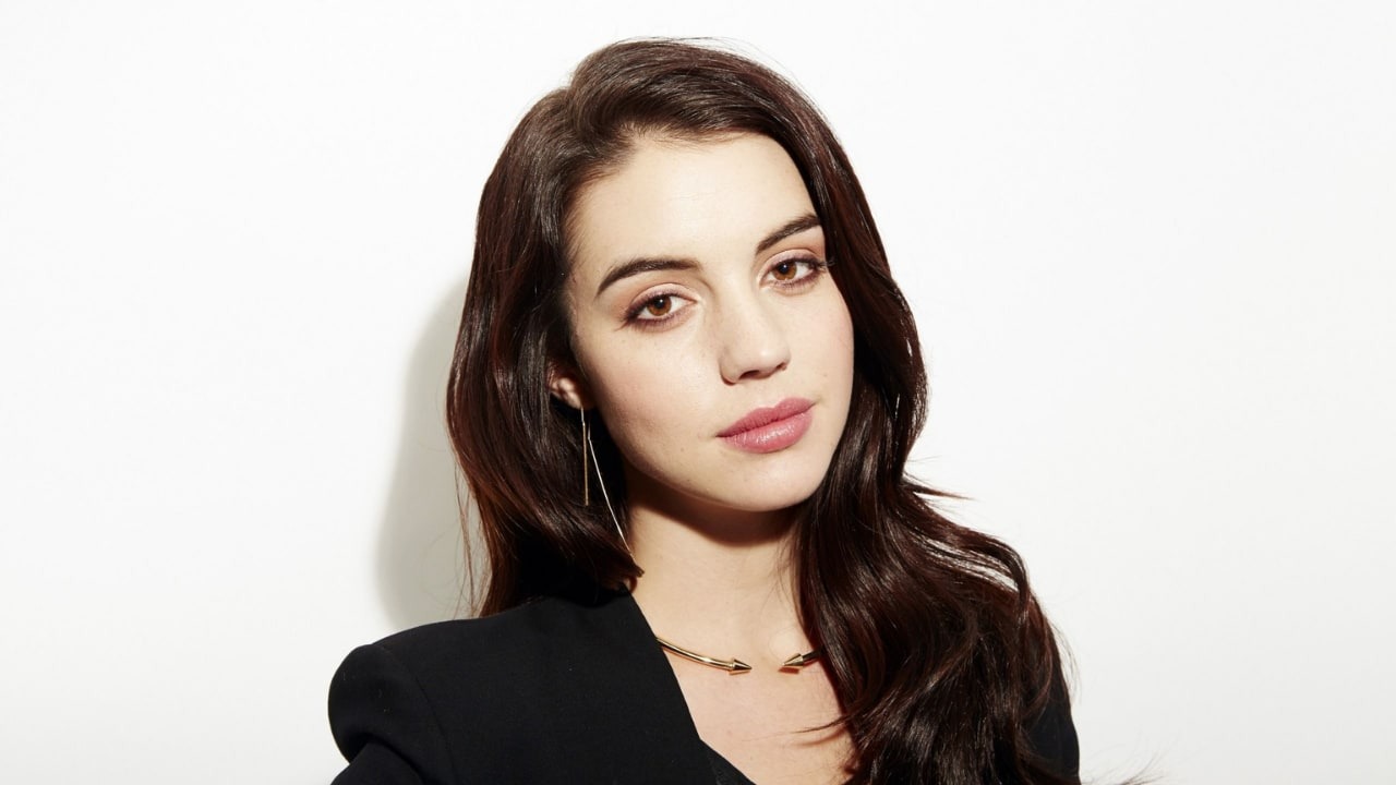 Adelaide Kane is loved by many fans