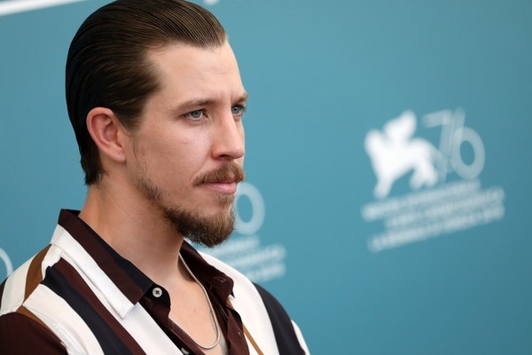 Beau Knapp's acting is rich in inner strength