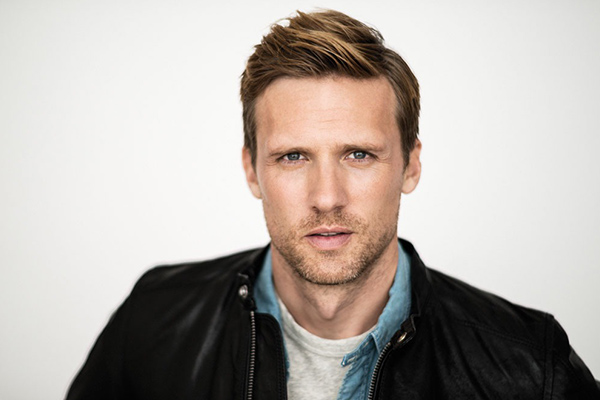 Teddy Sears From Zoom to Brilliant Minds — A Versatile TV Journey