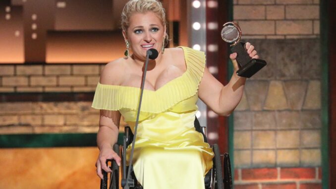 -09tonys-stroker-superJumbo Photo of actress Ali Stroker
