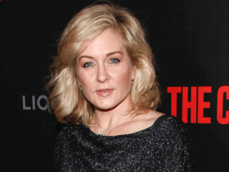 Photo of actress Amy Carlson