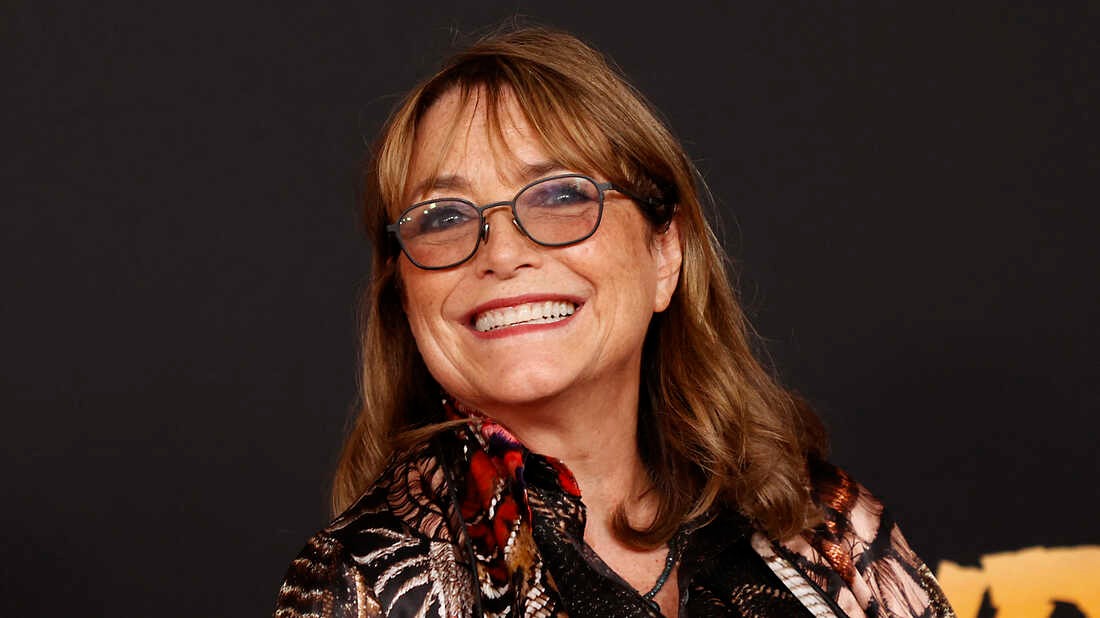 Karen Allen is also an art instructor