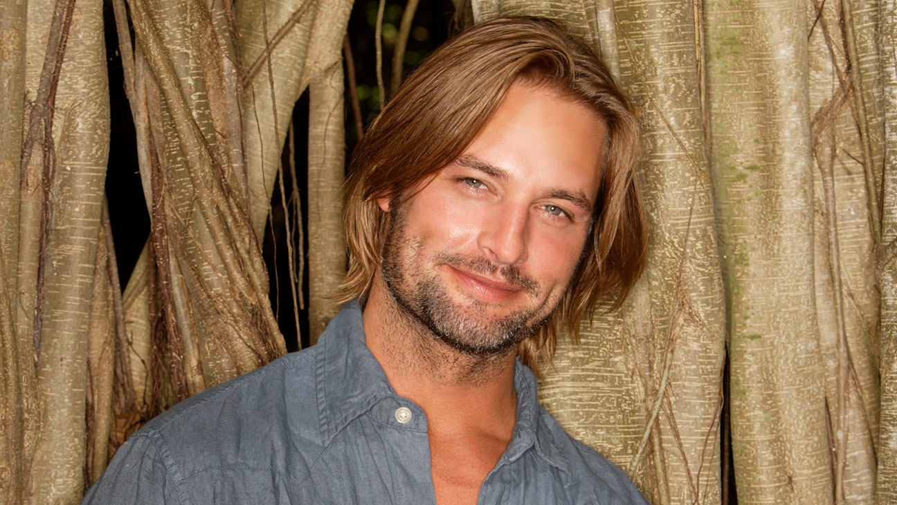 Josh Holloway is a sports enthusiast and happily married