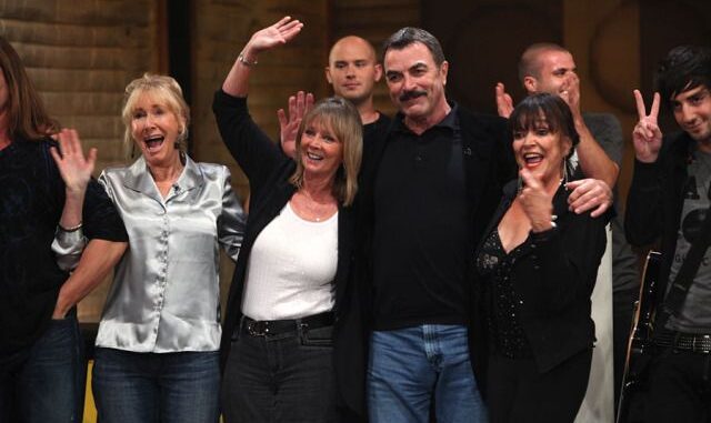 HEARTBREAKING 2026 UPDATE: Blue Bloods Stars Gather For Emotional Farewell After Original Crew Member Passes Away This Morning md02